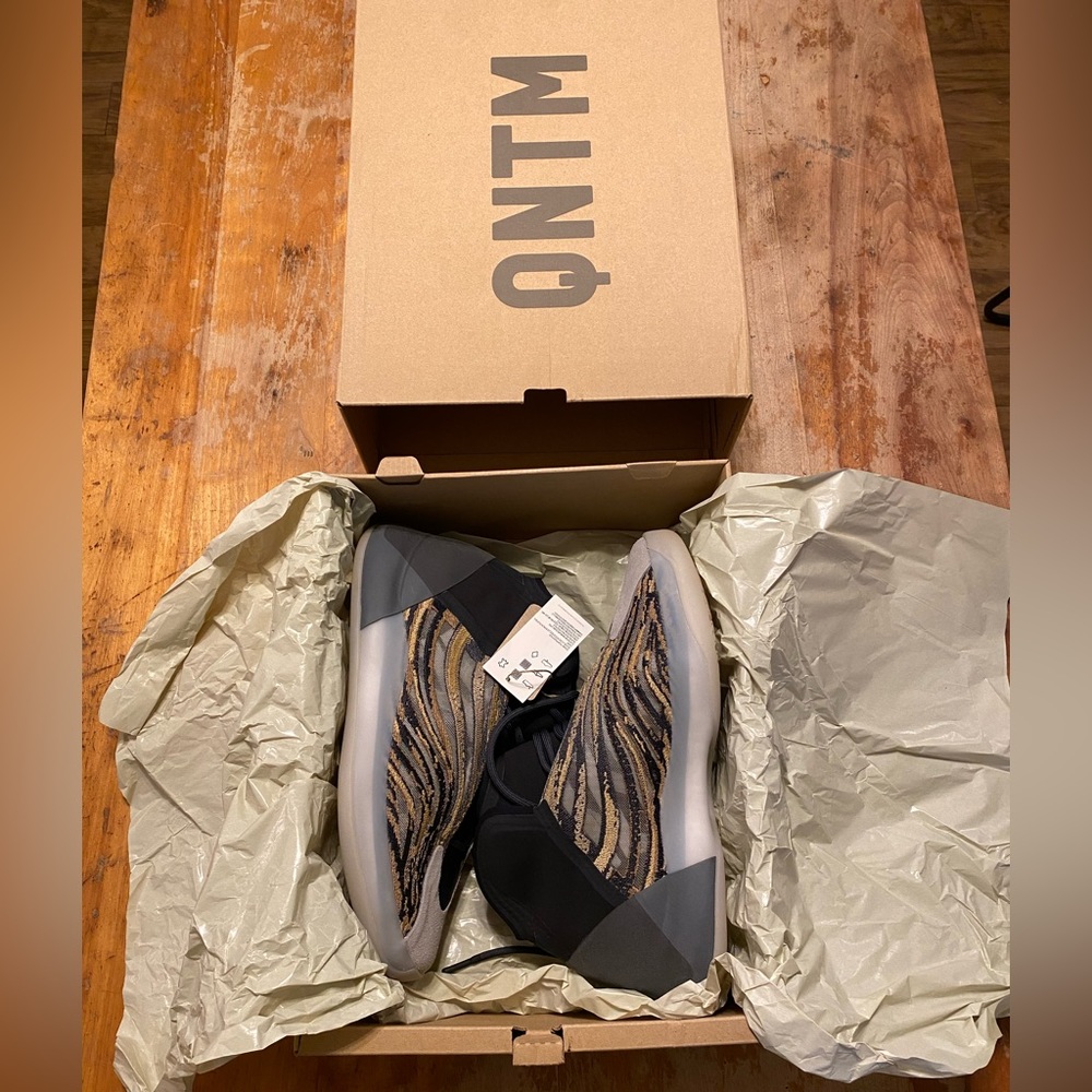 Mens Yeezy Qntm Basketball Shoe Sz 11.5